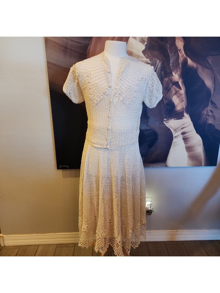 1960s Designer Grade Ivory Crochet Vintage Wedding Formal Shirt Top Skirt 2 Pc
